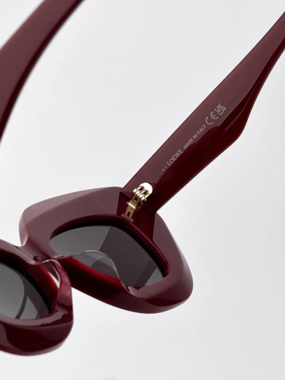 LOEWE LW40127F 66A RED BORDEAUX CAT EYE SUNGLASSES